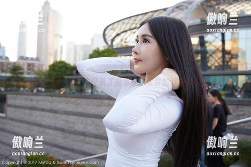 蜜桃社-木奈奈 蜜桃社 - 也许只有牛仔裤才能装下木奈奈的这些大胆想法吧!