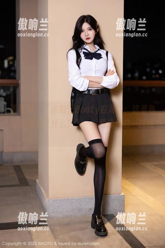 语画界-徐莉芝Booty 语画界 - “徐莉芝Booty在海边:这景色让我想起了什么?”——图库里的一抹随意